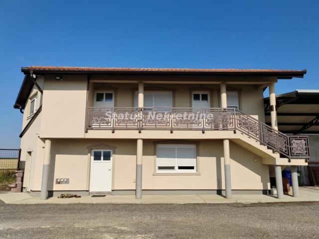 Rumenka-Poslovni Prostor 230m2+98m2 stambenog dela-pogodan za Servis ili Radionicu-065/385 8880