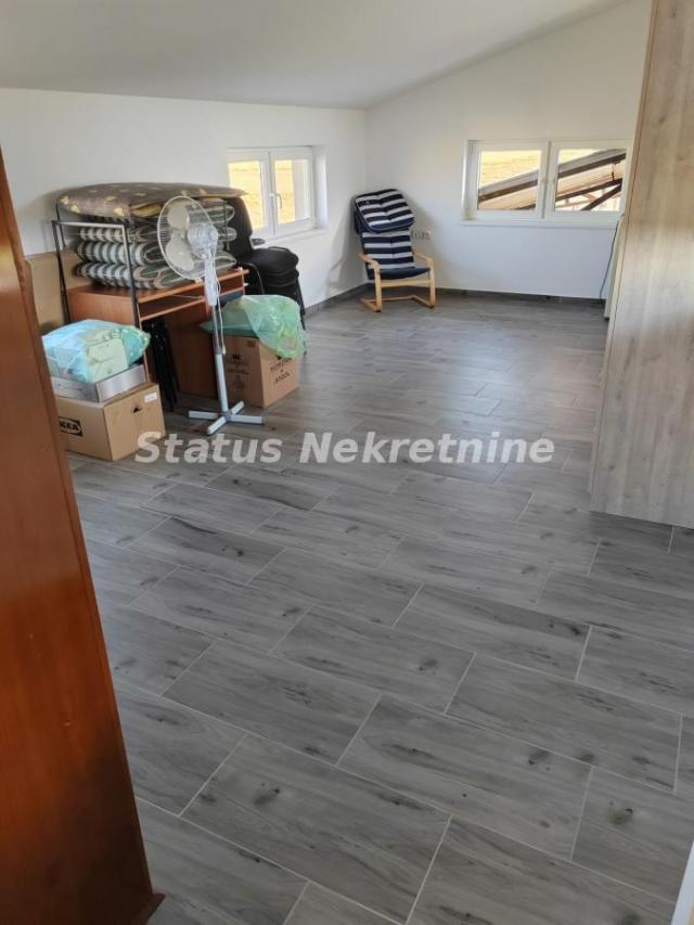 Rumenka-Poslovni Prostor 230m2+98m2 stambenog dela-pogodan za Servis ili Radionicu-065/385 8880