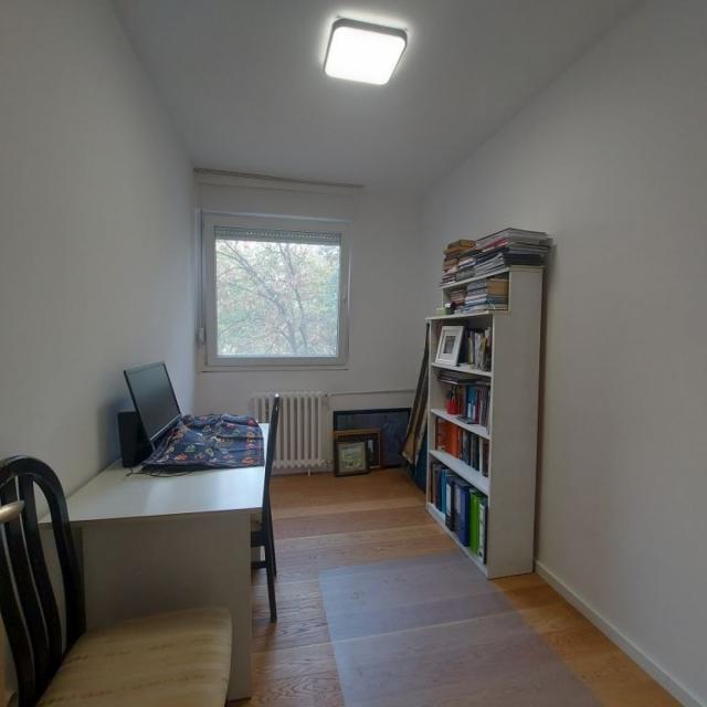 Novi Beograd - Blok 70 A - 3,0 s, 71 m2, renoviran, namešten stan