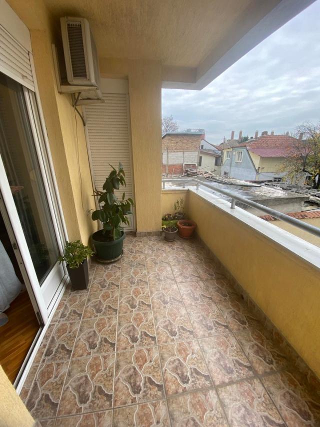Izdaje se stan - Prvomajska, Zemun - 600 e