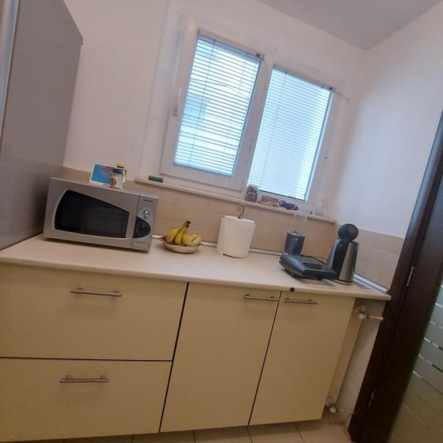 Novi Beograd - Blok 70 A - 3,0 s, 71 m2, renoviran, namešten stan