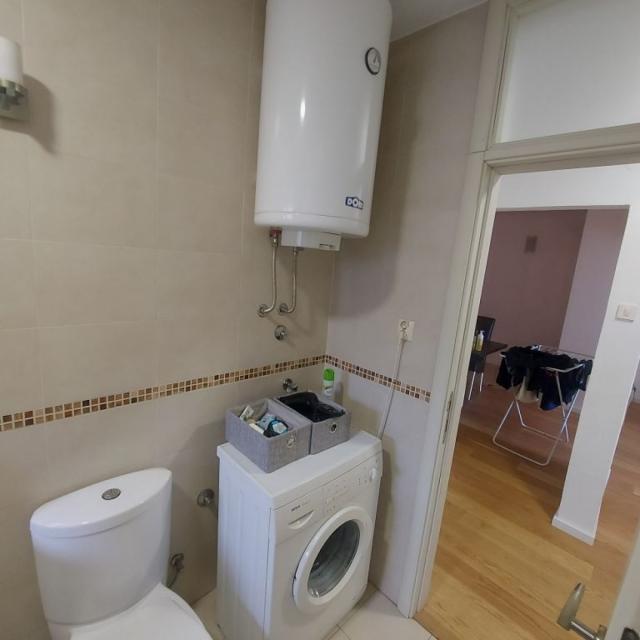 Novi Beograd - Blok 70 A - 3,0 s, 71 m2, renoviran, namešten stan