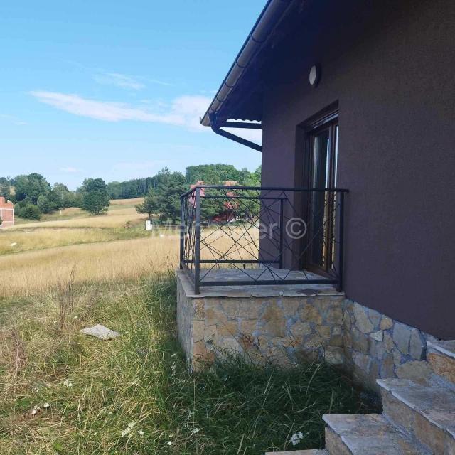 Zlatibor, Zova, 29m2, pr, terasa, uknj. 