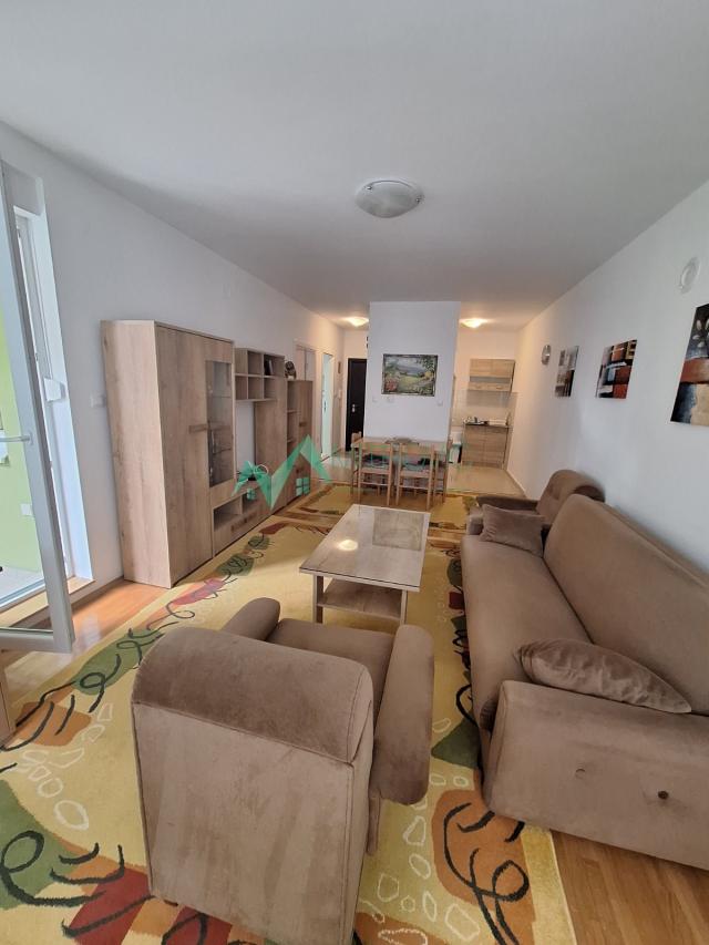 Izdavanje, Stan, 46m2 , Grbavica