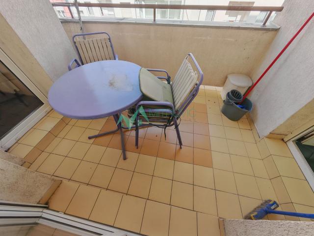 Izdavanje, Stan, 55m2 , Grbavica
