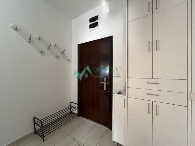 Izdavanje, Stan, 38m2 , Grbavica - Telep