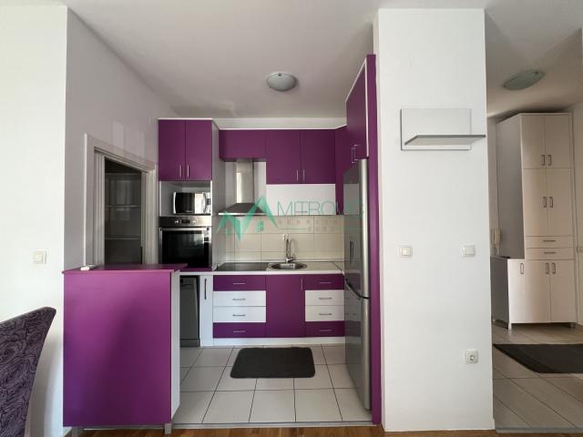 Izdavanje, Stan, 38m2 , Grbavica - Telep