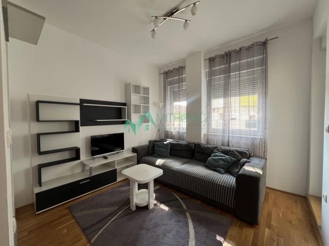 Izdavanje, Stan, 38m2 , Grbavica - Telep