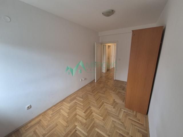 Izdavanje, Stan, 55m2 , Podbara