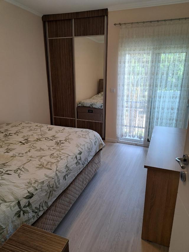 Dvosoban stan blizu mora