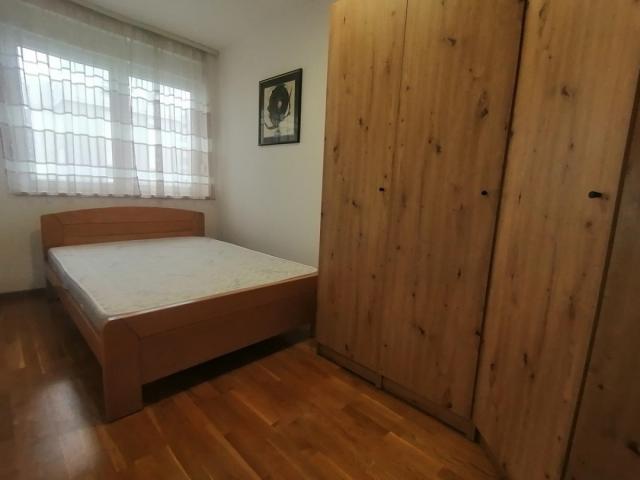Namešten dvosoban stan 45m2, novije stvari - Olge Hadžić