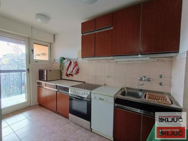 Trosoban stan 70 m², Novo Naselje, Novi Sad
