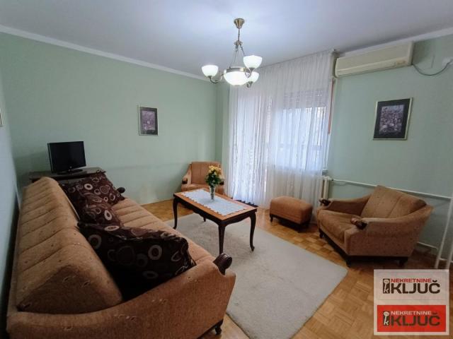 Trosoban stan 70 m², Novo Naselje, Novi Sad