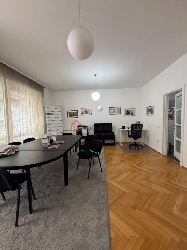 Poslovni prostor sa terasom od 150m² i garažom!