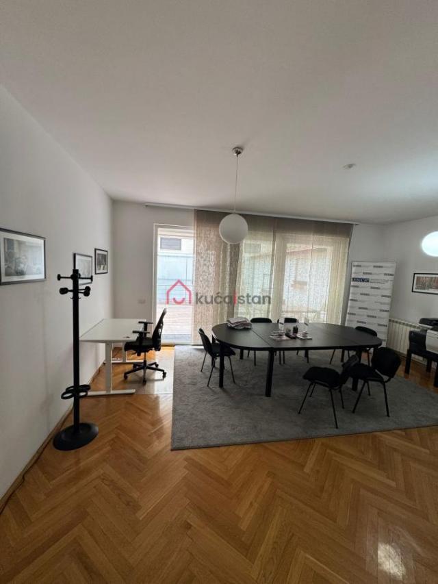 Poslovni prostor sa terasom od 150m² i garažom!