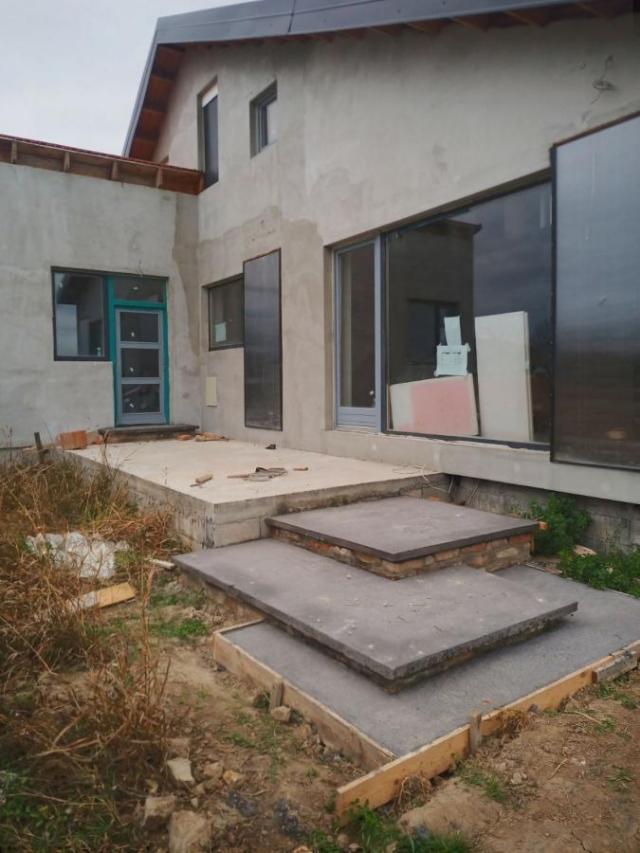 Krčedin,  kuća 163m2 , 19 ari placa pod voćnjakom