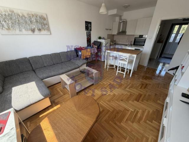 Odlican porodican na smao 500m od Telepa!
