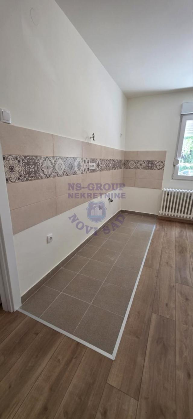 Sajam, odličan kompletno renoviran stan površine 37 m². 