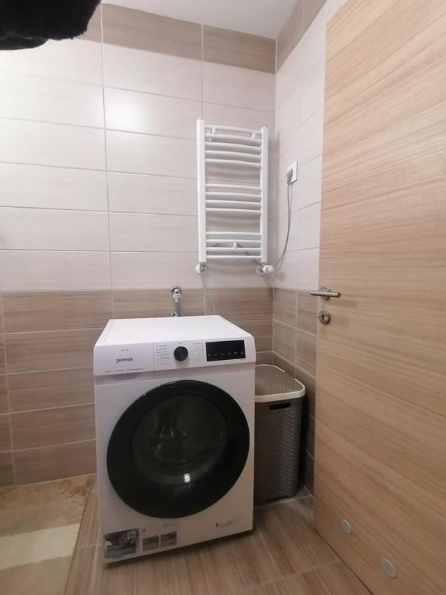 Namešten dvosoban stan 45m2, novije stvari - Olge Hadžić