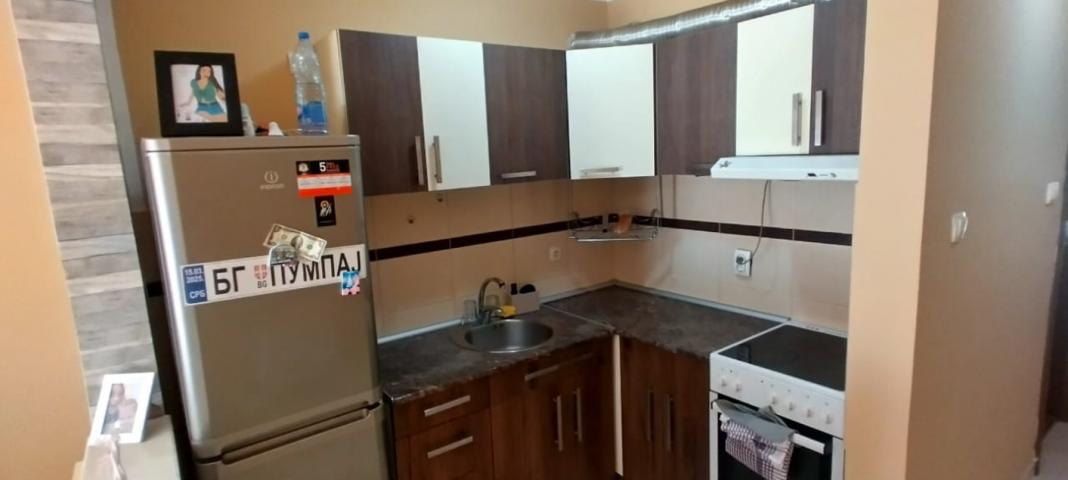 Izdaje se jednoiposoban stan od 41 m2 kod Satelitske pijace