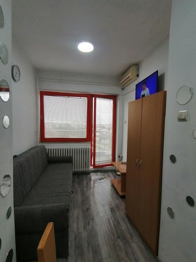 Nameštena garsonjera 19m2, terasa, klima - Futoški Put