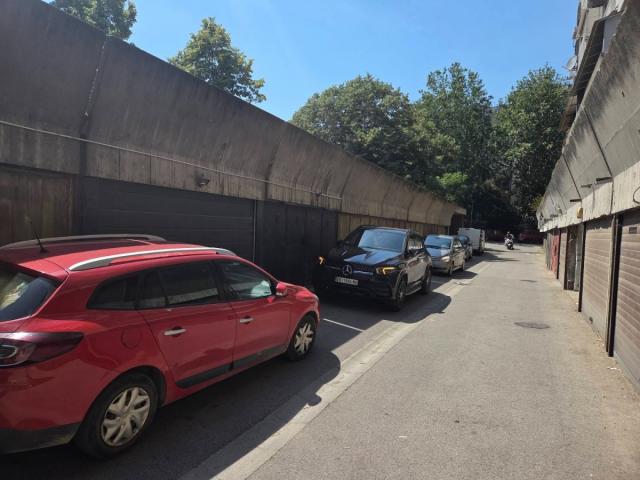 GARAŽA – Bulevar Milutina Milankovića
