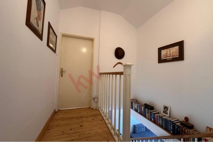
				Porodični dupleks | 92 m² + 12 m² terasa I| pogled ka Beogradu na vodi
			