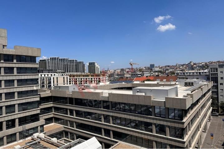 
				Porodični dupleks | 92 m² + 12 m² terasa I| pogled ka Beogradu na vodi
			