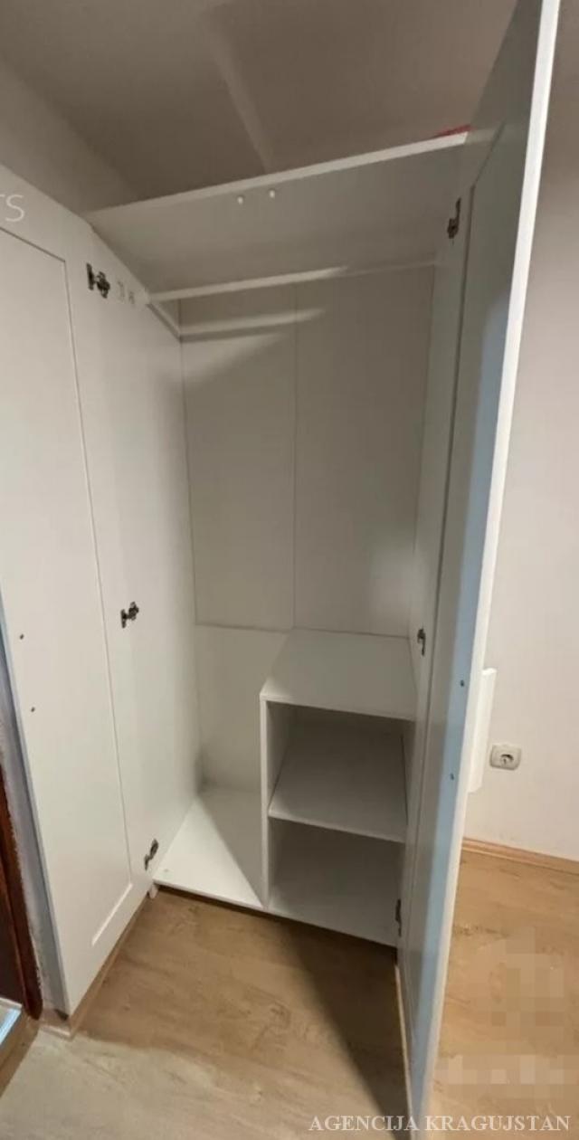 Izdavanje, Kuća, 40m2 , Centar