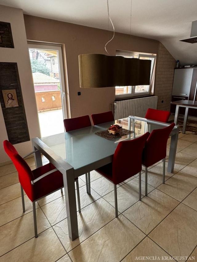Izdavanje, Kuća, 100m2 , Kragujevac