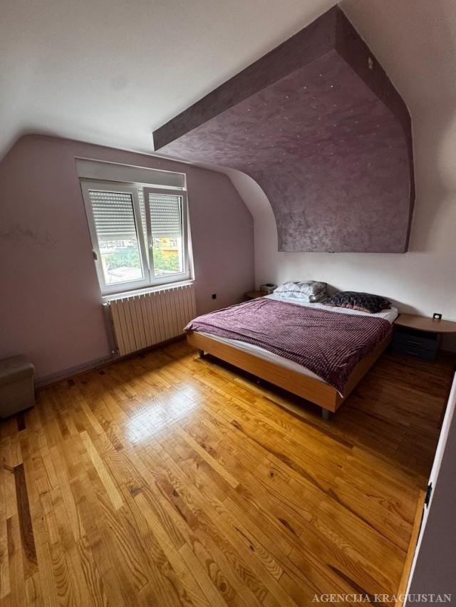 Izdavanje, Kuća, 100m2 , Kragujevac