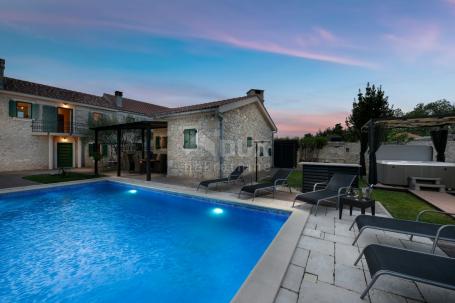 ZADAR, ZATON - A beautiful stone villa with a heated pool