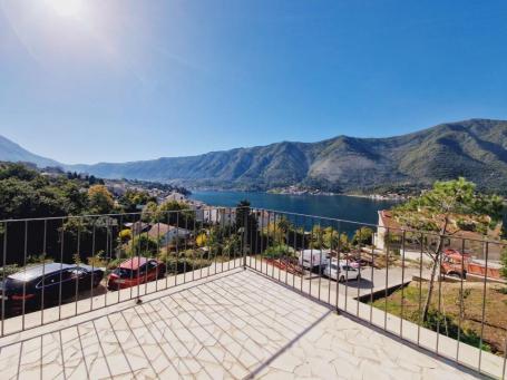 Luxury 2-bedroom apartment in an excellent location in Kotor for sale