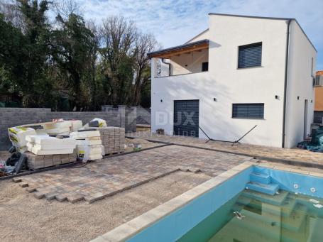 ISTRIA, POREČ - New semi-detached house with swimming pool 400m from the sea