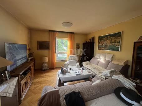 LOVRAN – zweistöckiges Apartment mit Meerblick