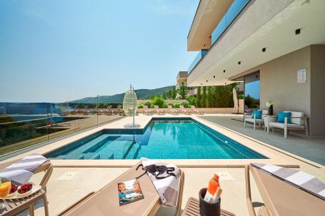  Trogir - Marina, luksuzna vila s vanjskim,  grijanim bazenom