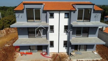 Poreč - surroundings, new building, apartment on the second floor in a nice and quiet location