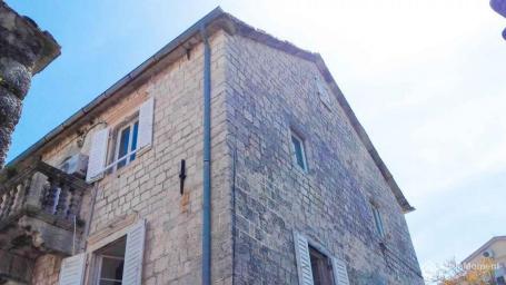 Kamena kuća u Boki Kotorskoj - 30 metara od mora