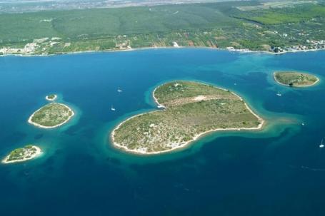 Zadar, Sv. Petar NM-Turanj atraktivno građevinsko zemljište 869m2, pristupni put s infrastrukturom