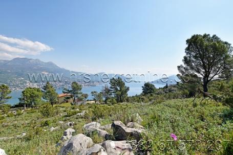 Land with an open view of the sea and the city of Herceg Novi