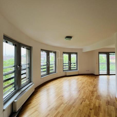 Superb four-room apartment with garage Velešići rent