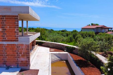 Kavran, moderna kuća s bazenom i pogledom na more