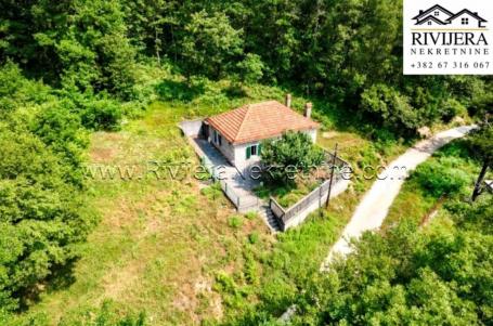 For sale charming stone house in Gornji Morinj Kotor