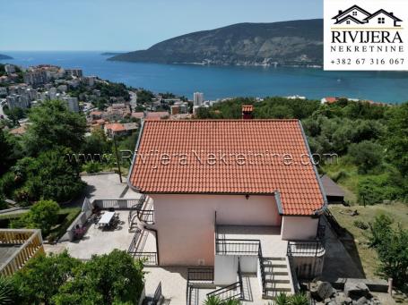 House for sale with two comfortable apartments and garages, Herceg Novi Topla 3