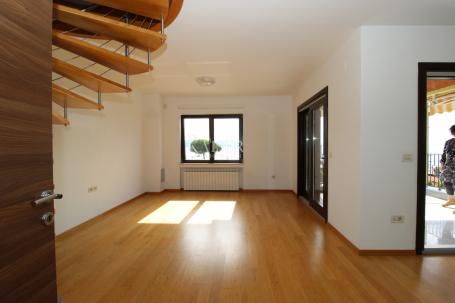 Flat Lovran, 127,78m2