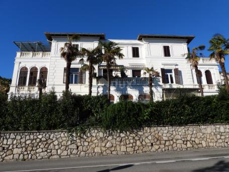 OPATIJA, CENTER - TWO APARTMENTS 96 m2 + ANCILLARY BUILDING IN THE YARD!!! OPPORTUNITY!!!