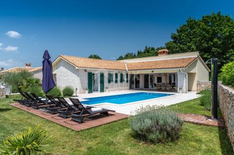 ISTRIEN, LABIN - Moderne Villa mit Swimmingpool am Ende des Dorfes