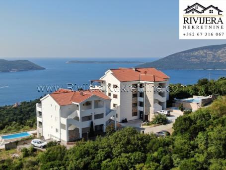 Luxury apartments in a closed complex with a sea view Podi