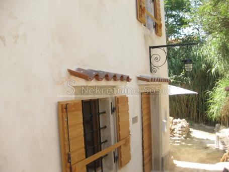 Mali Losinj, Island Susak - Houses