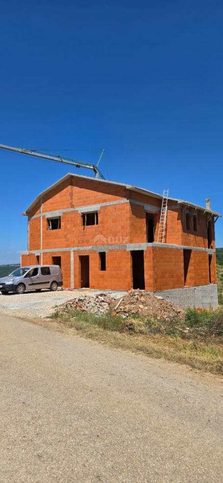 ISTRIA, BUJE - Semi-detached house with pool, new construction, view of nature